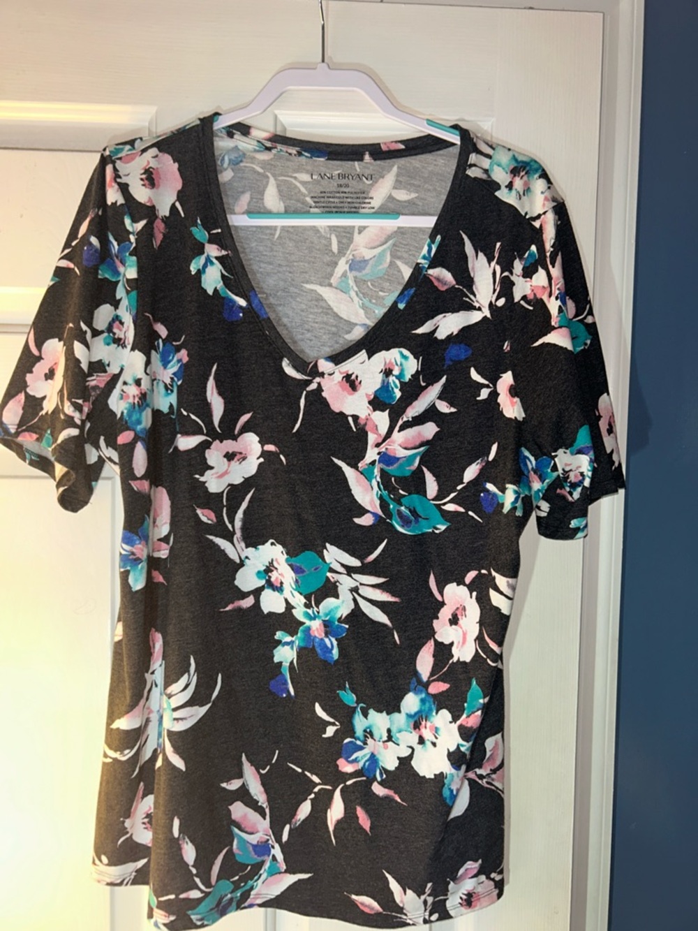 Lane Bryant Black Floral V-Neck Tee with Pink & Teal Accents. Plus size 18/20